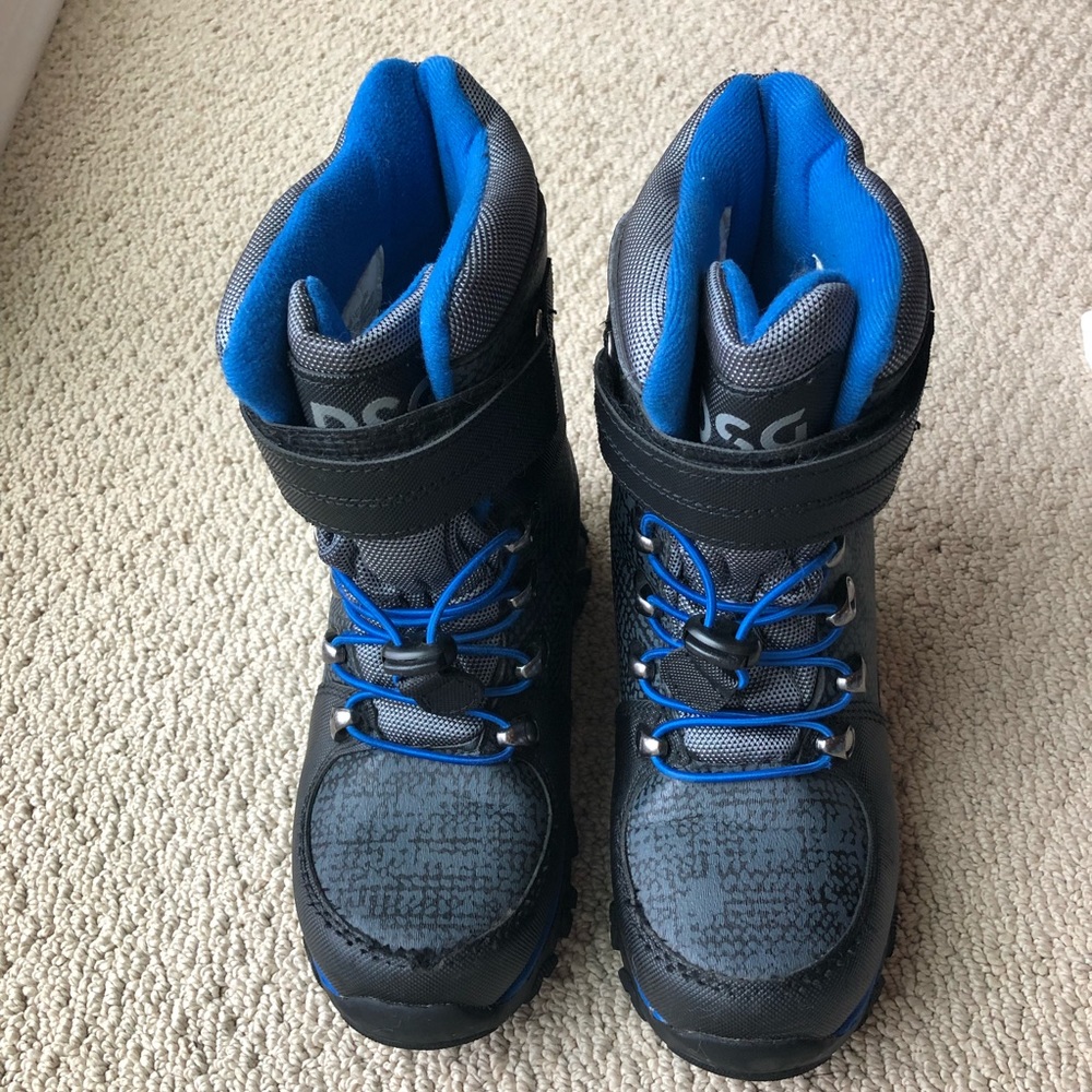 DSG Boy/Girl Winter Snow Boots Size 2
